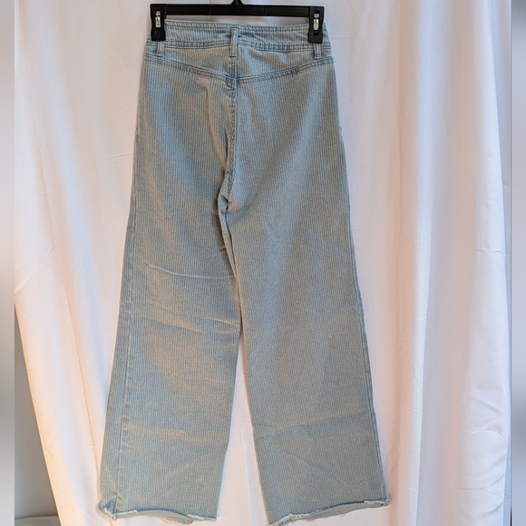 Chic Wide Leg Light Blue Jeans - Picture 4 of 8